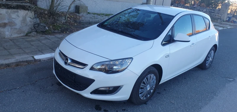 Opel Astra 1.4 2013 Уникат, снимка 1 - Автомобили и джипове - 48181487