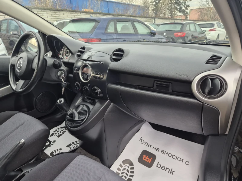 Mazda 2 1.3i 75k.s. 135000km, снимка 12 - Автомобили и джипове - 48888718