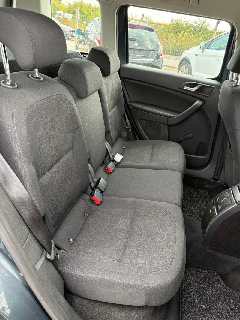 Skoda Yeti 2.0 TDI, снимка 10 - Автомобили и джипове - 49683616