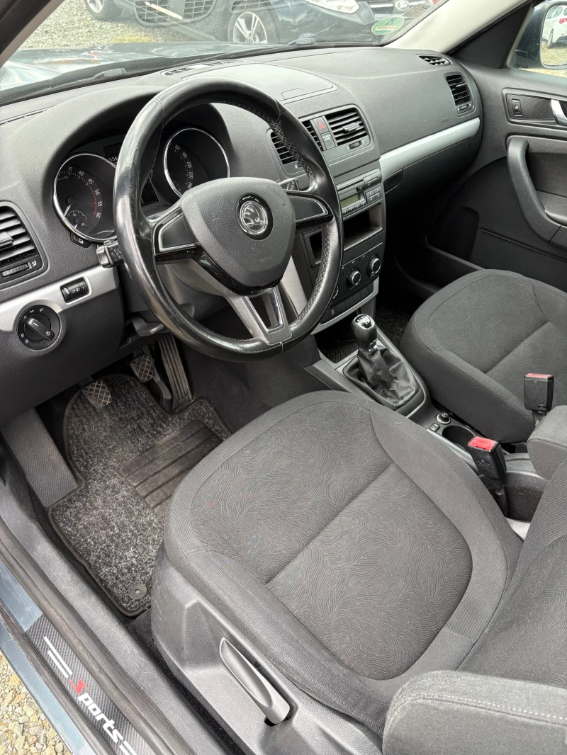 Skoda Yeti 2.0 TDI, снимка 7 - Автомобили и джипове - 49683616