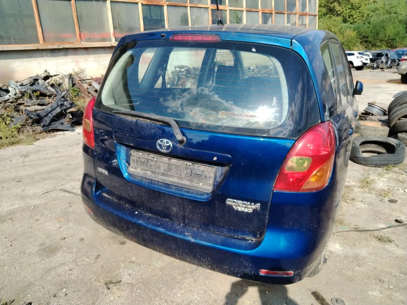 Toyota Corolla verso 2.0д4д, снимка 3 - Автомобили и джипове - 51688575