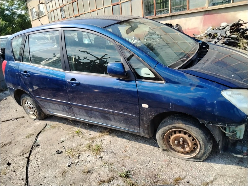 Toyota Corolla verso 2.0д4д, снимка 4 - Автомобили и джипове - 51688575