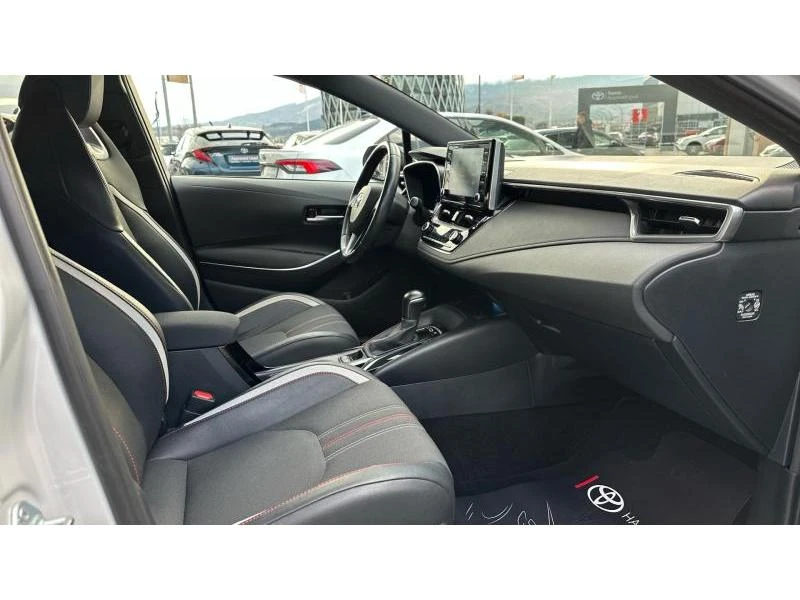 Toyota Corolla SDN 1.8 HSD GR SPORT - изображение 6