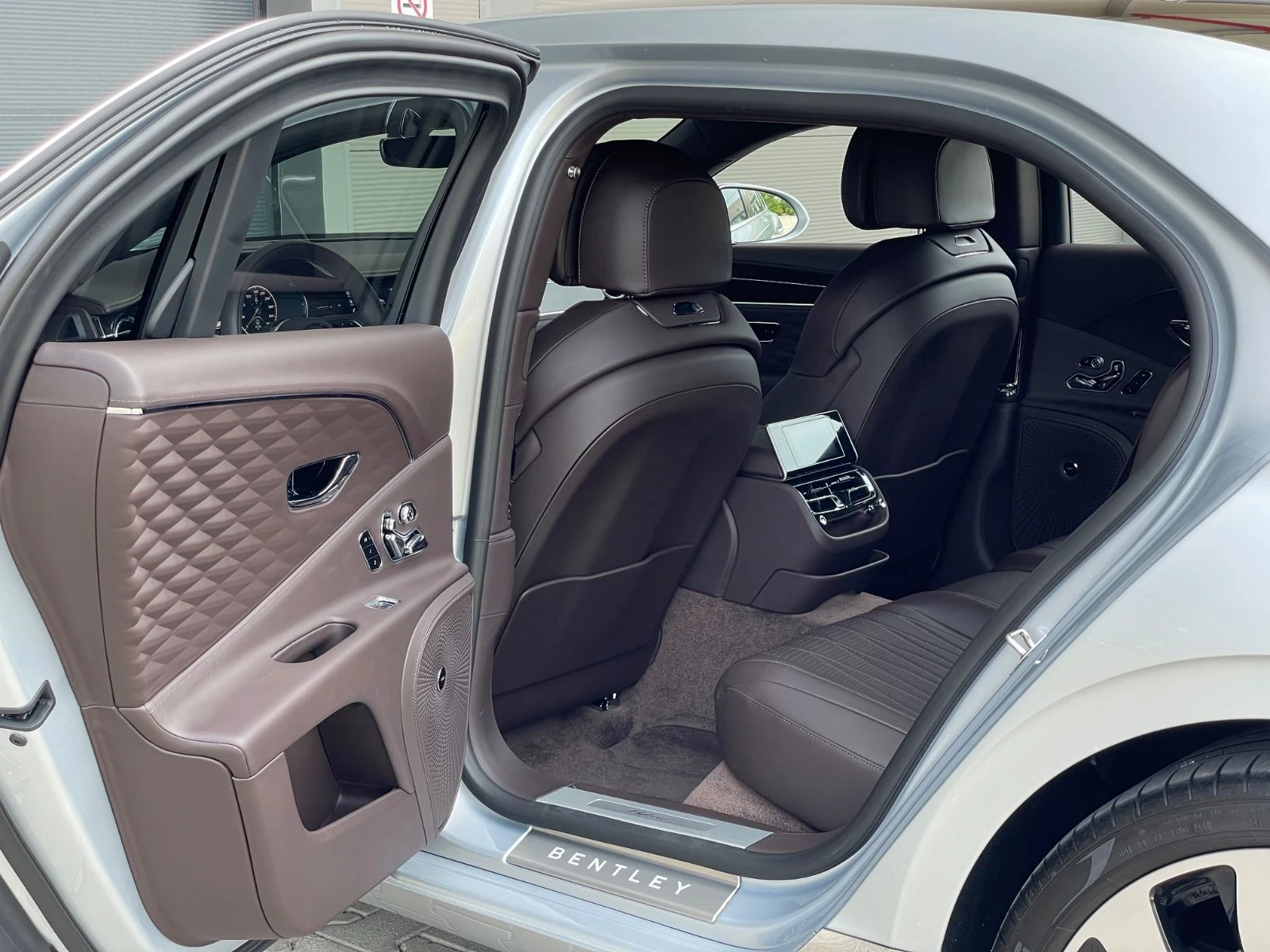 Bentley Flying Spur V6 HYBRID/ MULLINER/ NAIM/ PANO/ HEAD UP/  | Mobile.bg   12