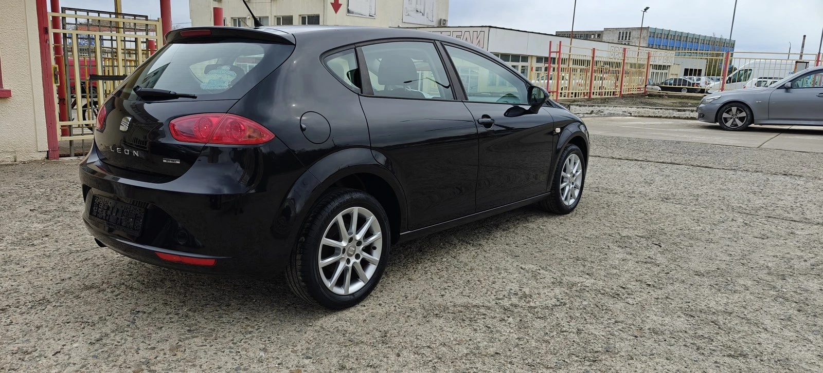 Seat Leon 1.6i-12гГазFace - изображение 7