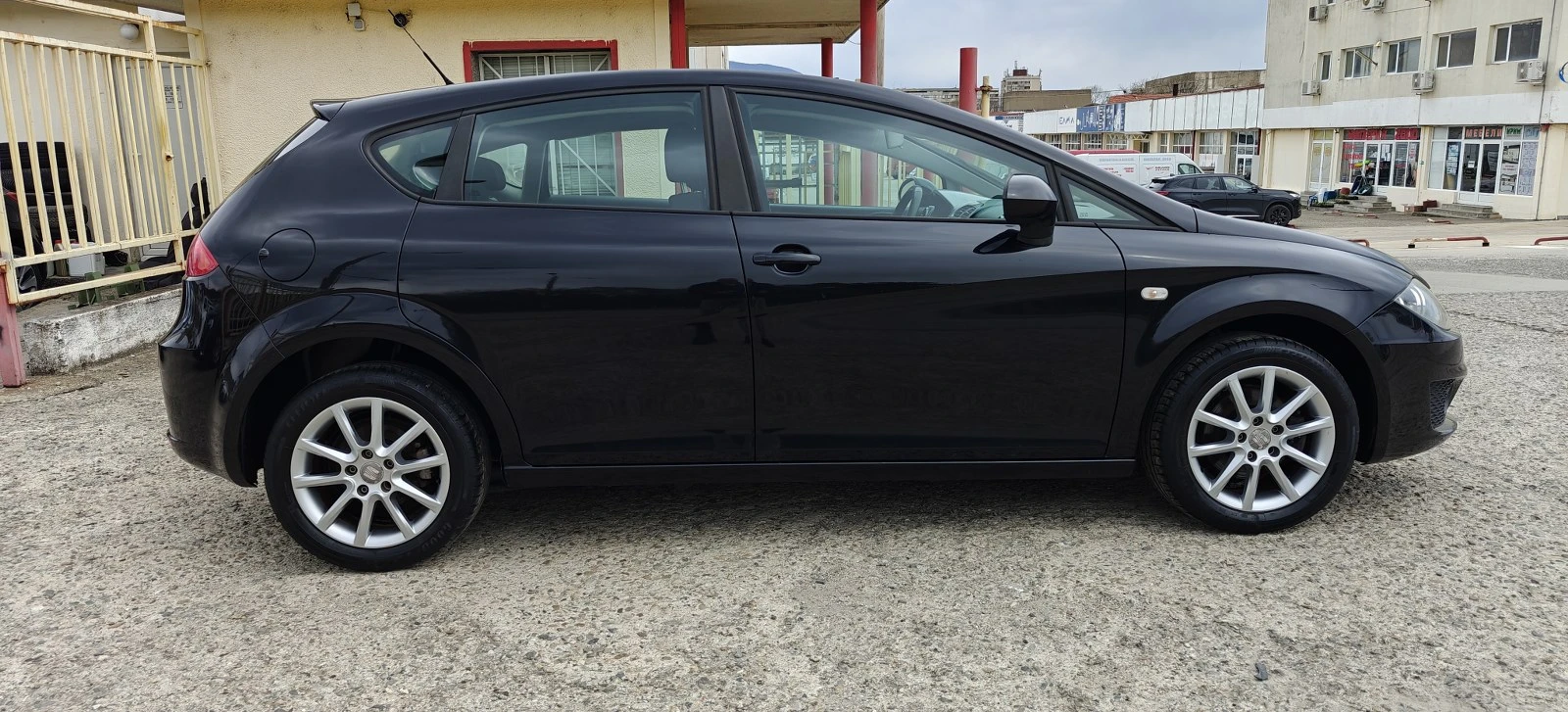 Seat Leon 1.6i-12гГазFace - изображение 8