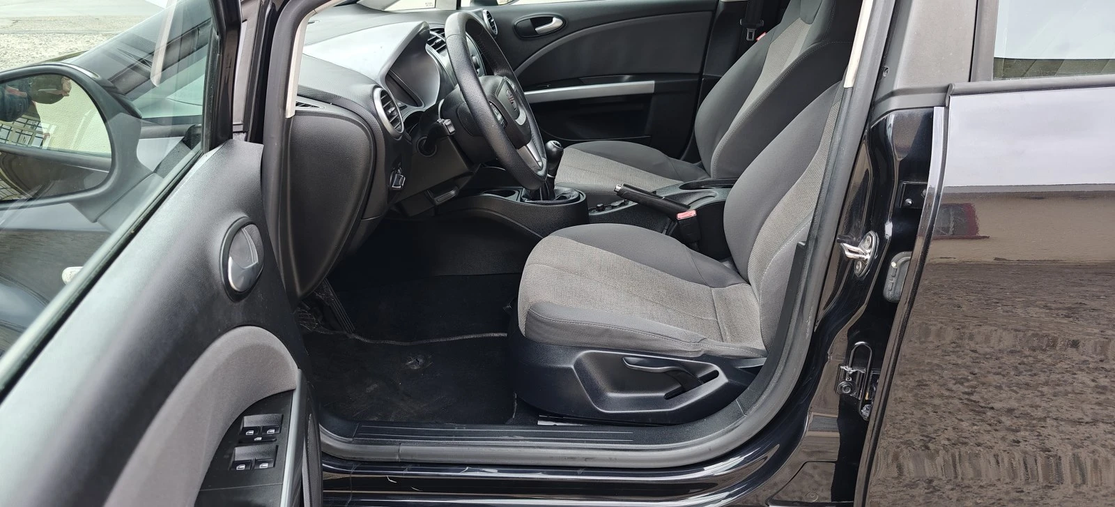 Seat Leon 1.6i-12гГазFace - изображение 10