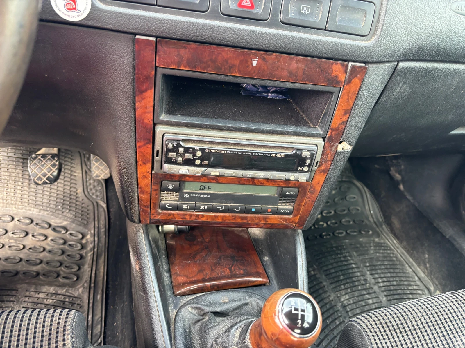 VW Bora 1.6 101кс - изображение 9
