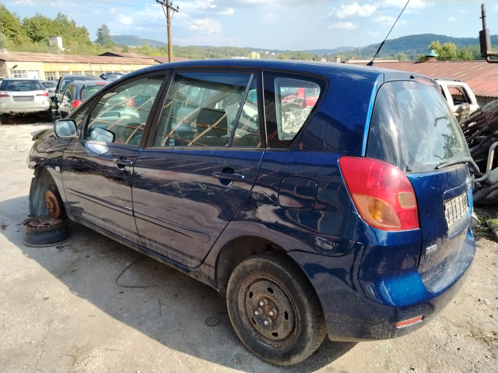 Toyota Corolla verso 2.0д4д - изображение 2