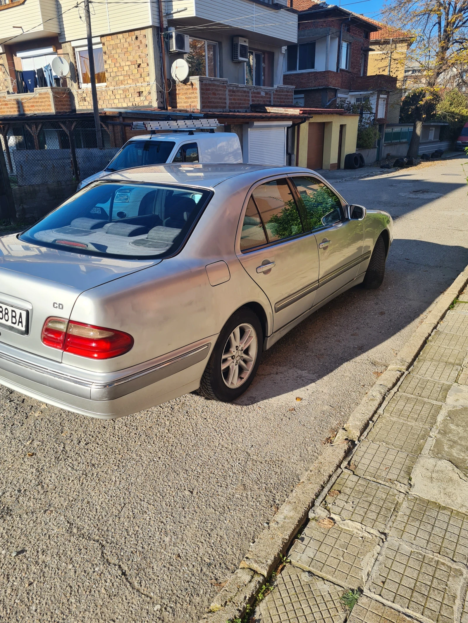 Mercedes-Benz E 220 2.2 elegant - изображение 6