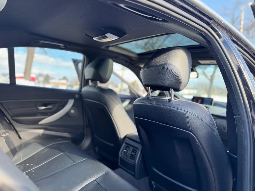 BMW 335 I * M-Package* * HeadUp* AвтоКредит* (ЦЕНА ДО БГ), снимка 9 - Автомобили и джипове - 53819513