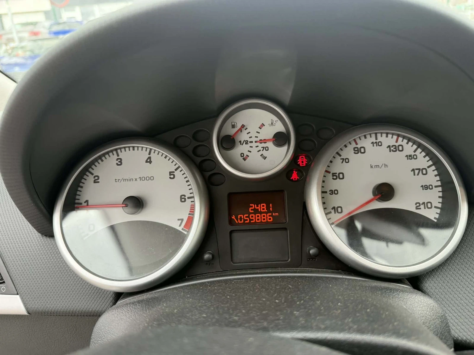 Peugeot 207 1.4 бензин , снимка 5 - Автомобили и джипове - 53863647