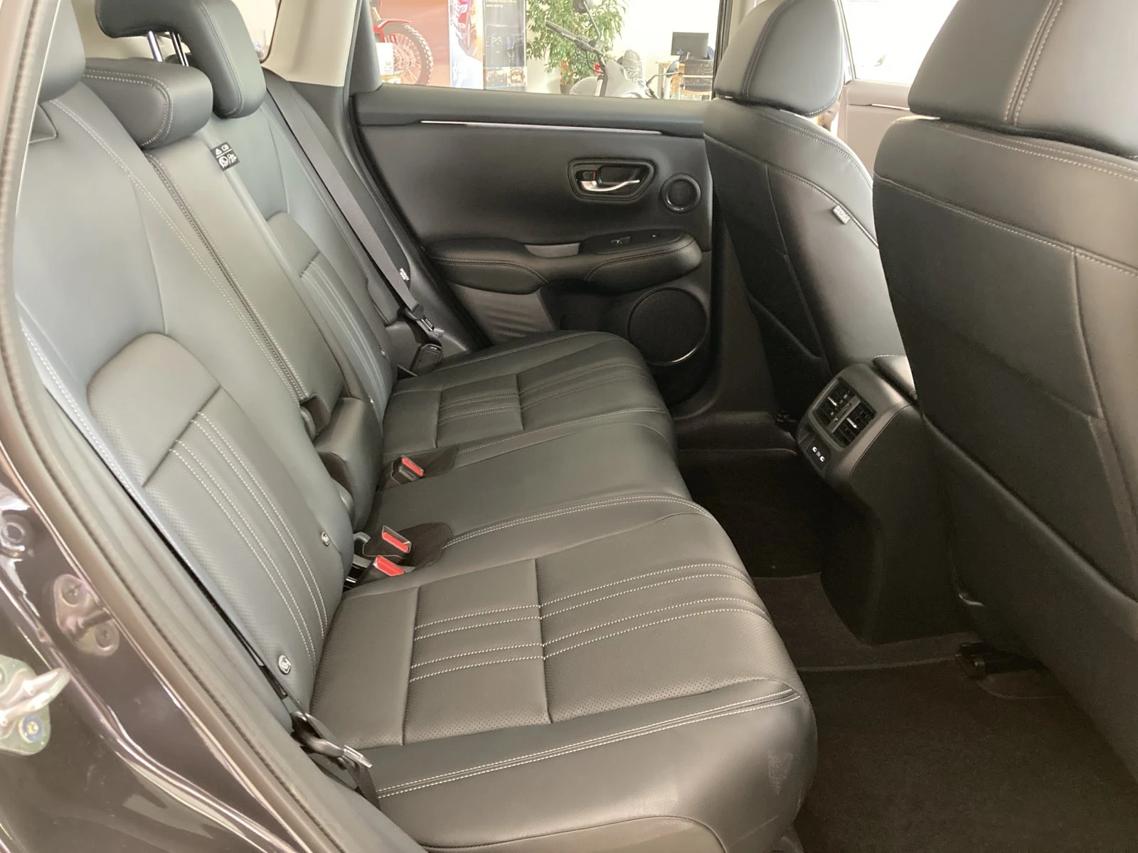 Honda ZR-V 2.0 i-MMD Hybrid e:FHEV Advance, снимка 14 - Автомобили и джипове - 53876263