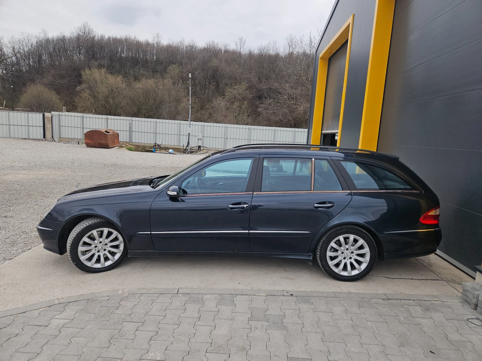 Mercedes-Benz E 500, снимка 17 - Автомобили и джипове - 53918347