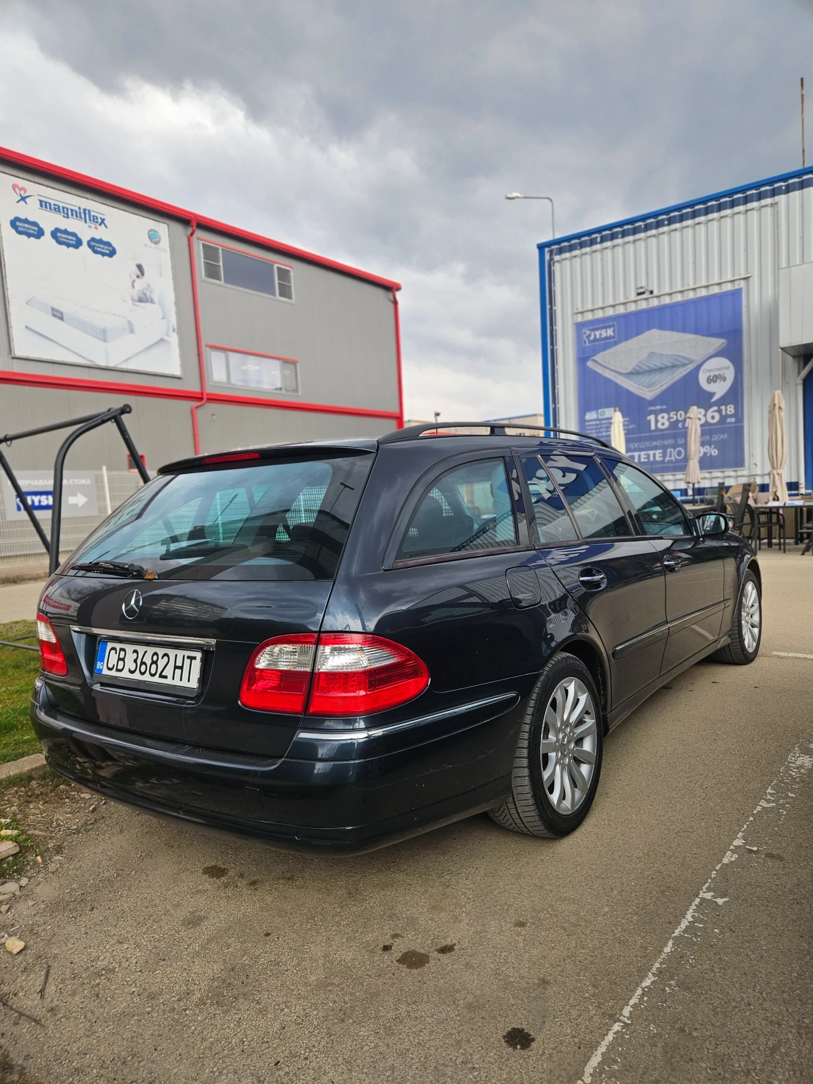 Mercedes-Benz E 500, снимка 5 - Автомобили и джипове - 53918347