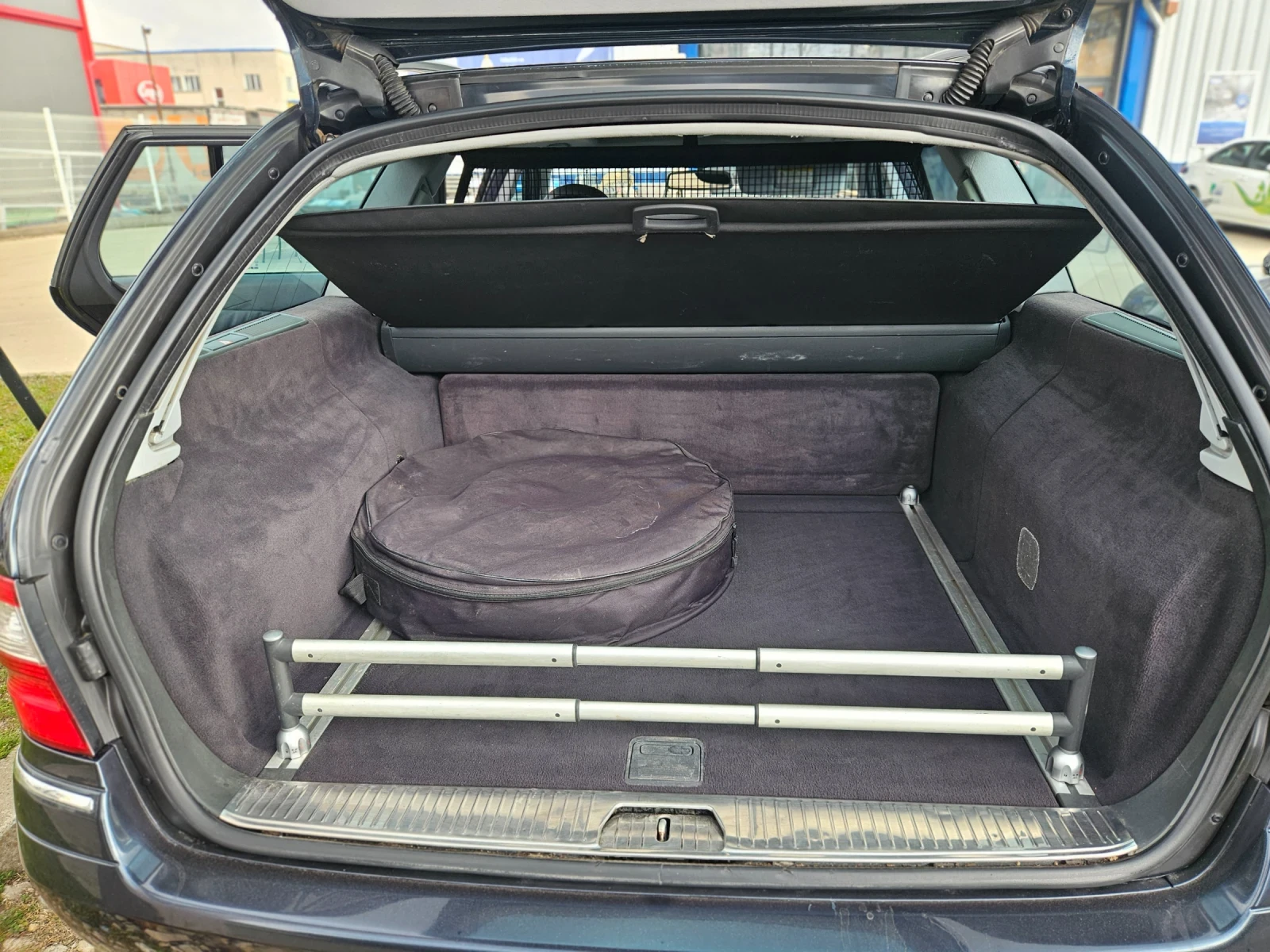 Mercedes-Benz E 500, снимка 4 - Автомобили и джипове - 53918347