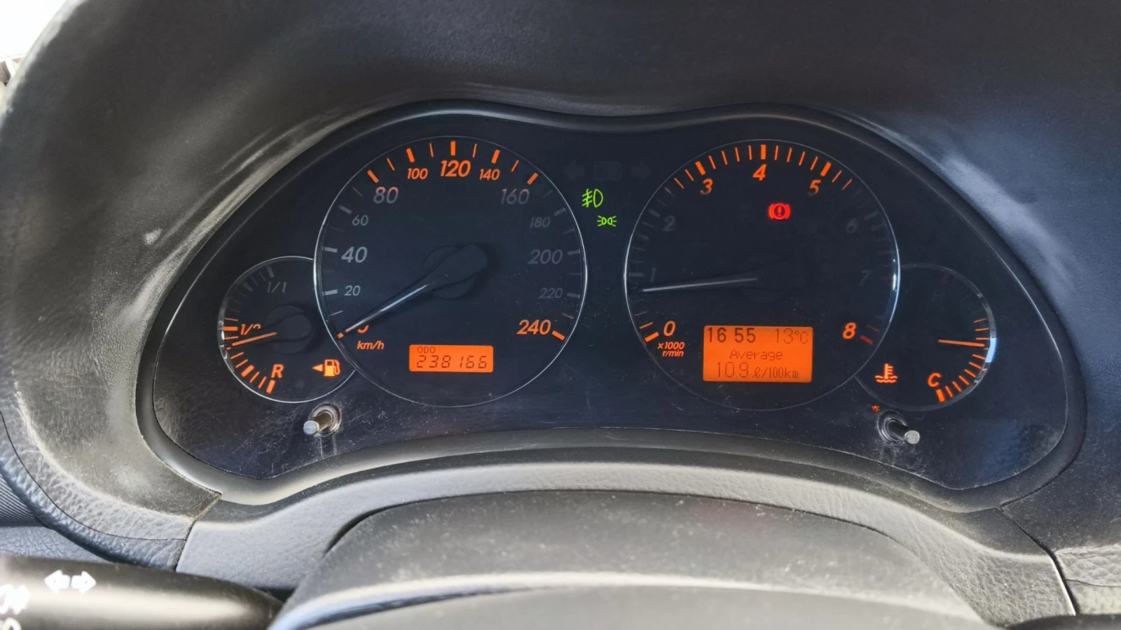 Toyota Avensis, снимка 8 - Автомобили и джипове - 54044378