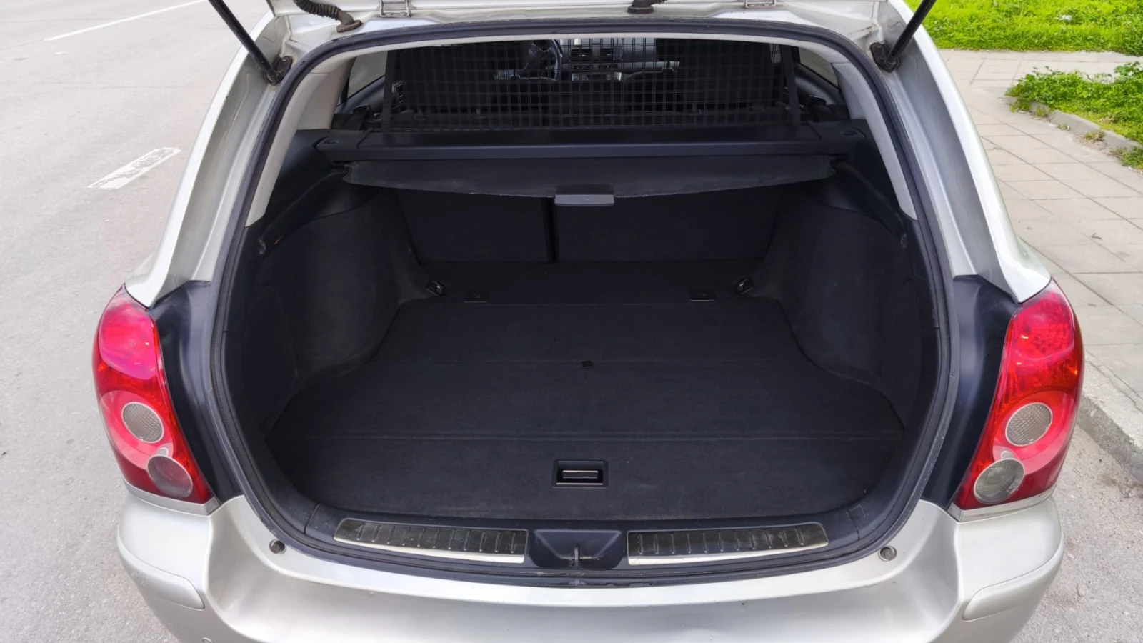 Toyota Avensis, снимка 7 - Автомобили и джипове - 54044378