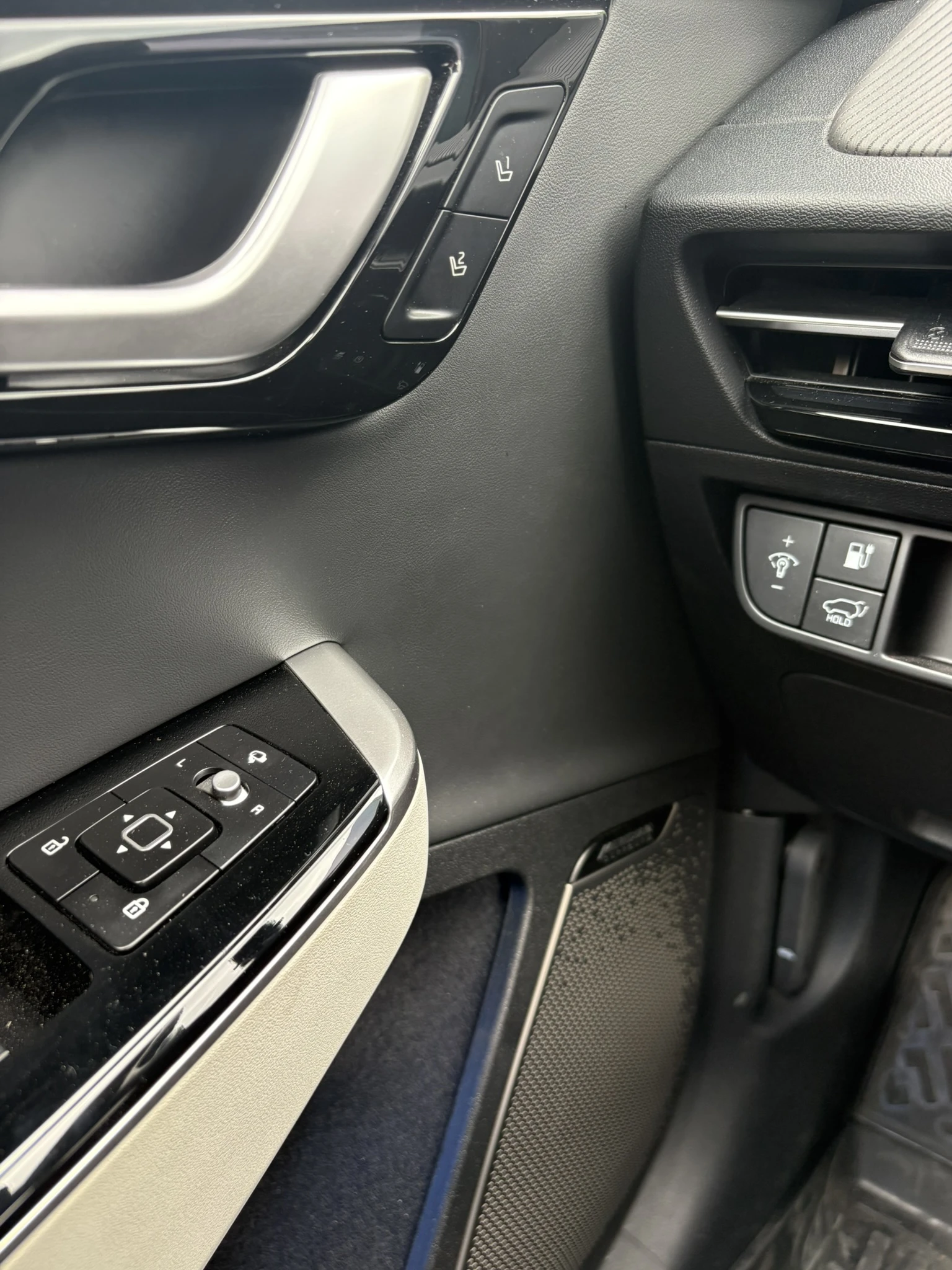 Kia EV6 GT-Line AWD 325к.с./77.4kWh/Heat Pump/Meridian/360, снимка 13 - Автомобили и джипове - 54600416