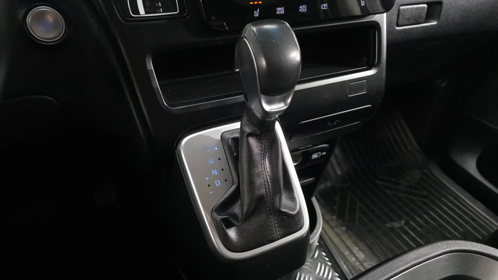 Hyundai Staria | Smart Cruise | Highway Driving Assist, снимка 8 - Автомобили и джипове - 54871091
