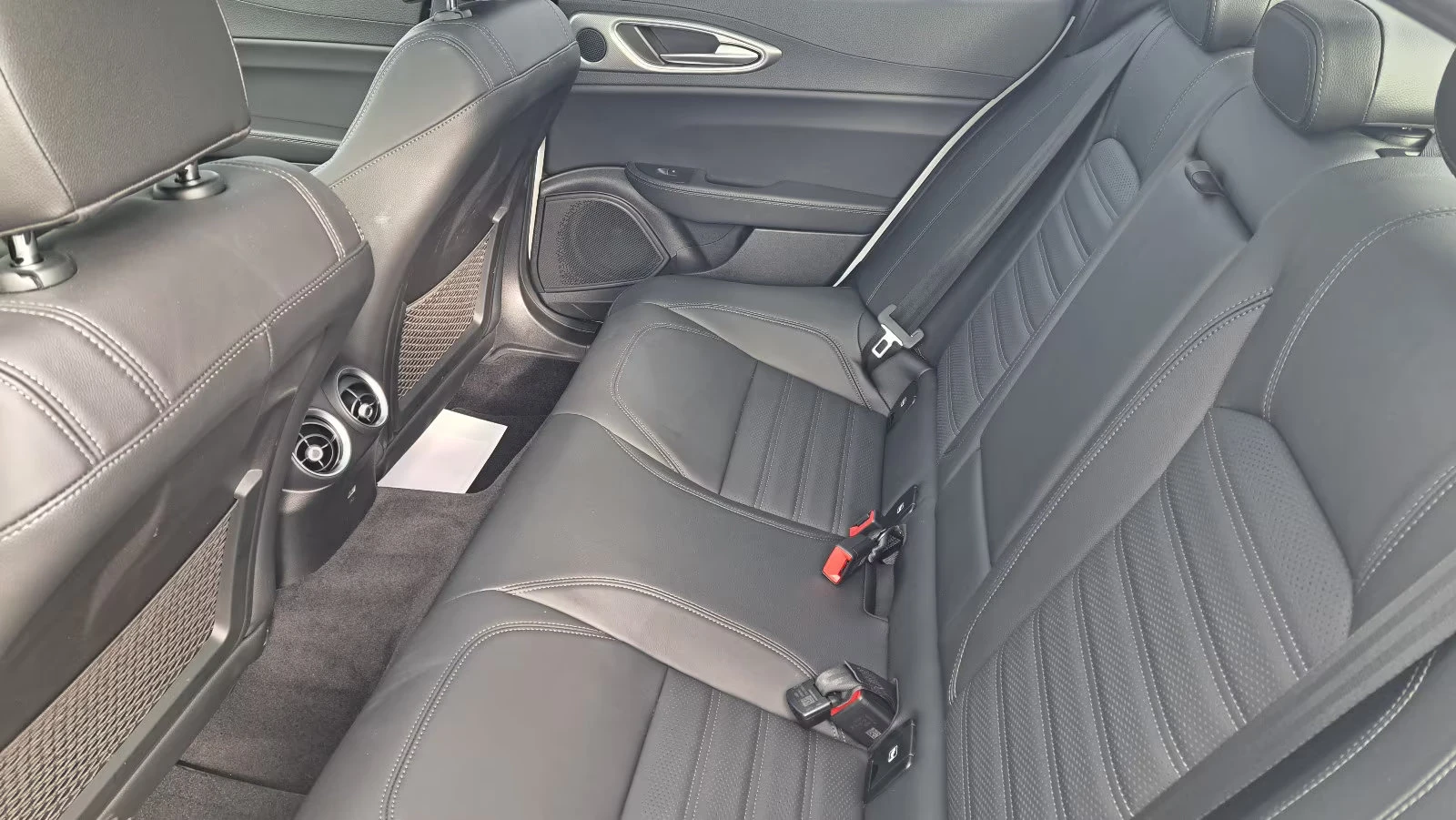 Alfa Romeo Giulia Q4/209HP/VELOCE/CAM/PANO/MATRIX/ACC/KLESS/562z, снимка 9 - Автомобили и джипове - 55208034