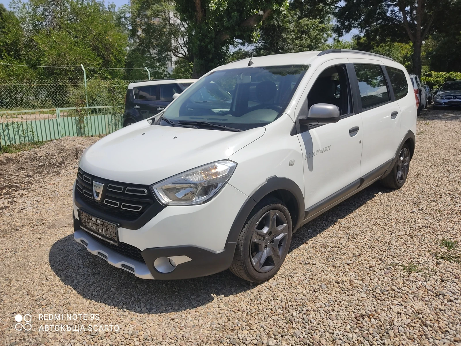 Dacia Lodgy StepWay, 1.5dci/109kc, Euro 6b, 2017г., снимка 3 - Автомобили и джипове - 55331864
