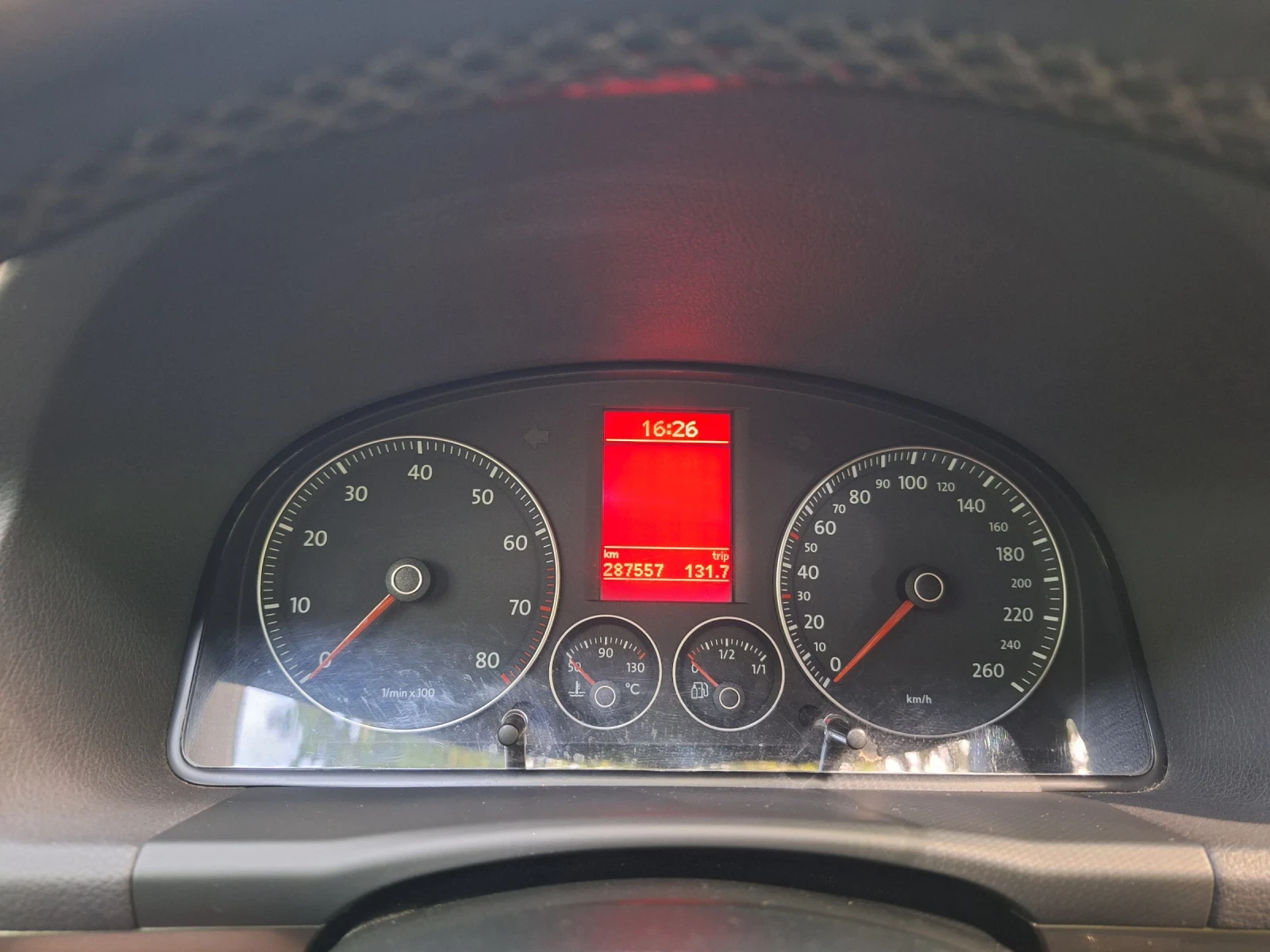 VW Touran 2.0 Ecofuel, снимка 10 - Автомобили и джипове - 55821396