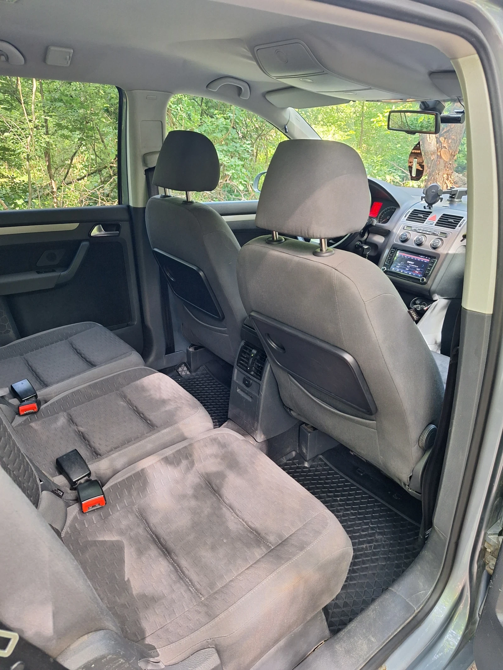 VW Touran 2.0 Ecofuel, снимка 8 - Автомобили и джипове - 55821396