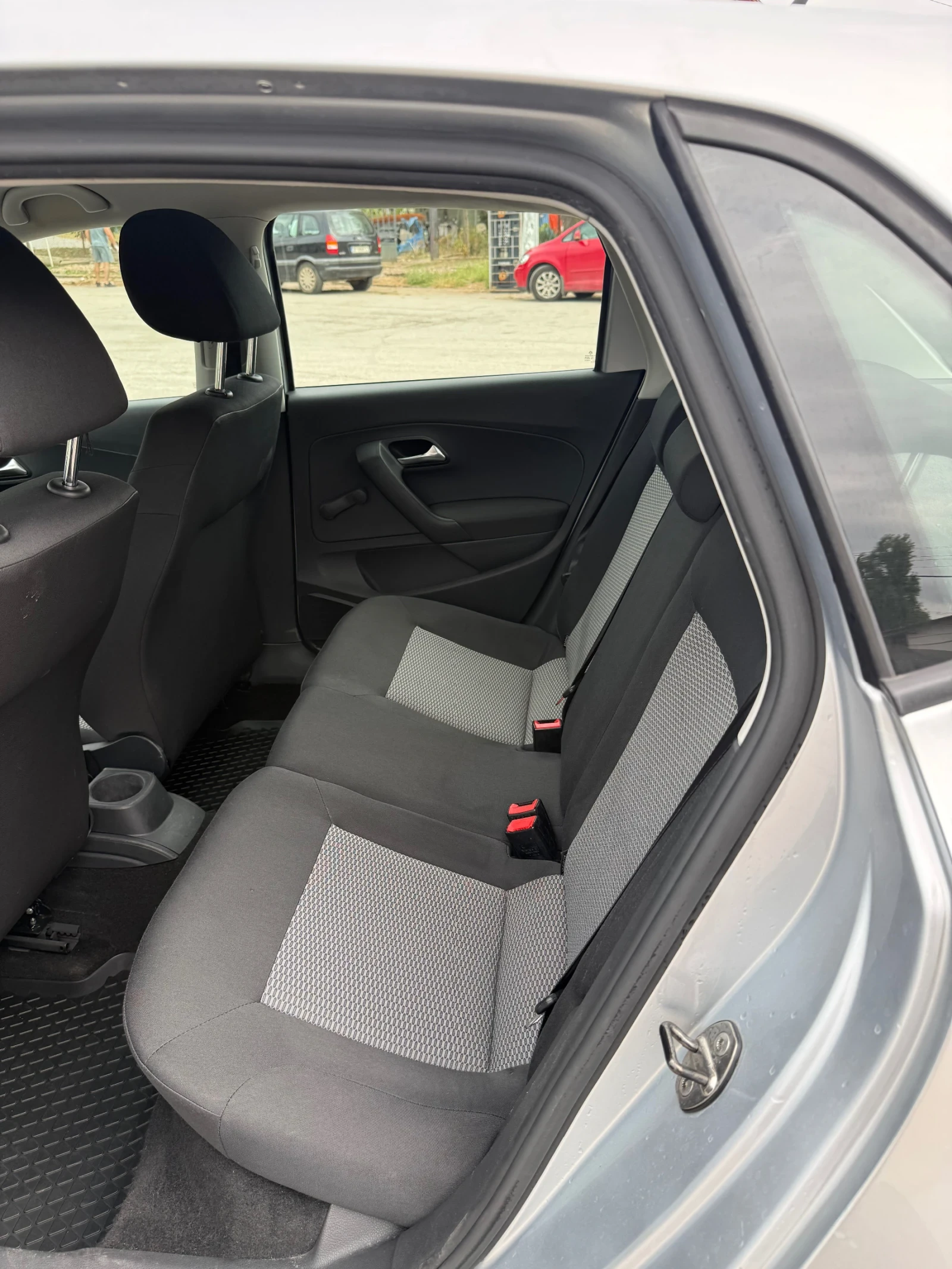 VW Polo 1.2i* KLIMA* , снимка 10 - Автомобили и джипове - 56069358