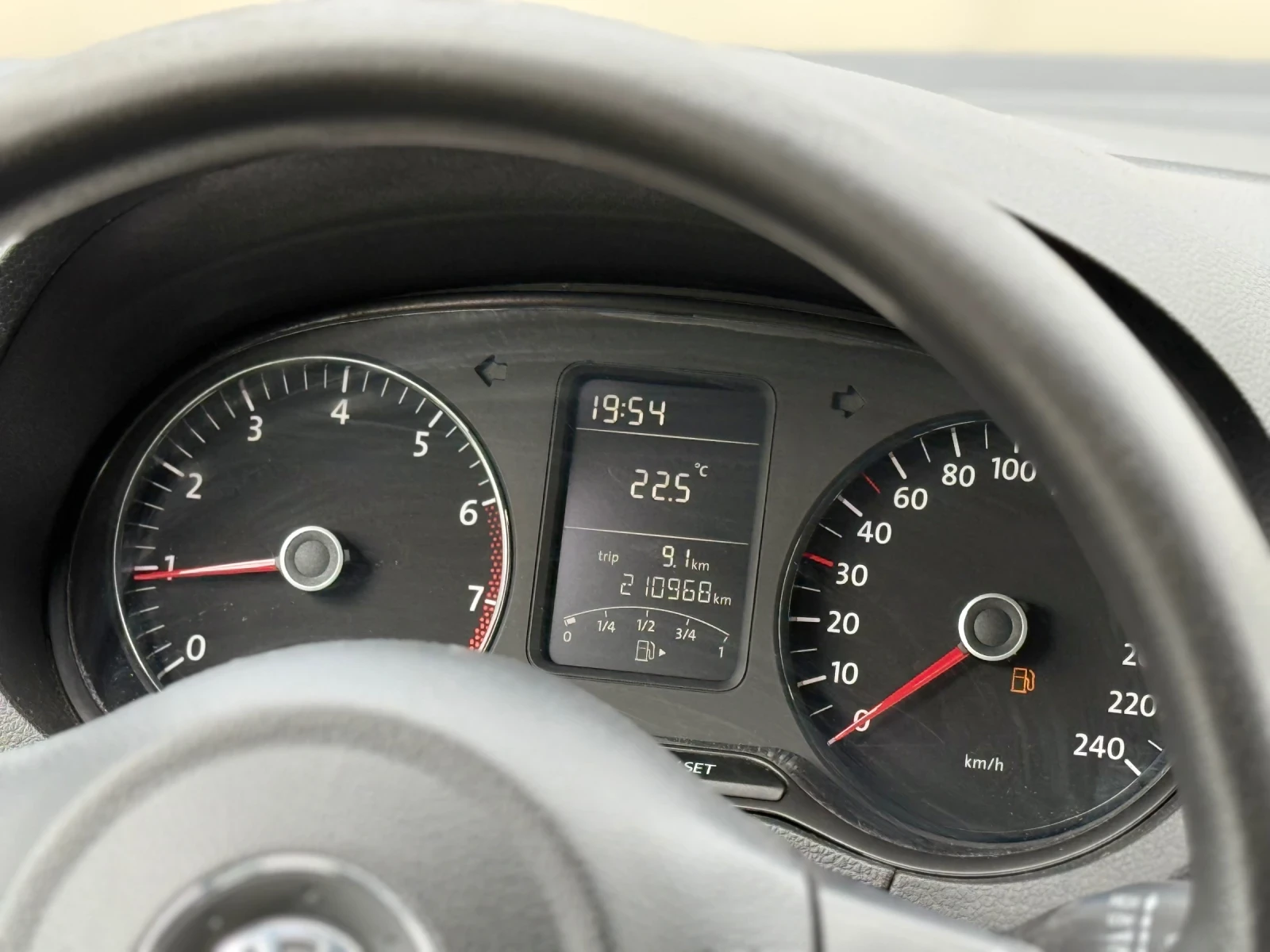 VW Polo 1.2i* KLIMA* , снимка 13 - Автомобили и джипове - 56069358