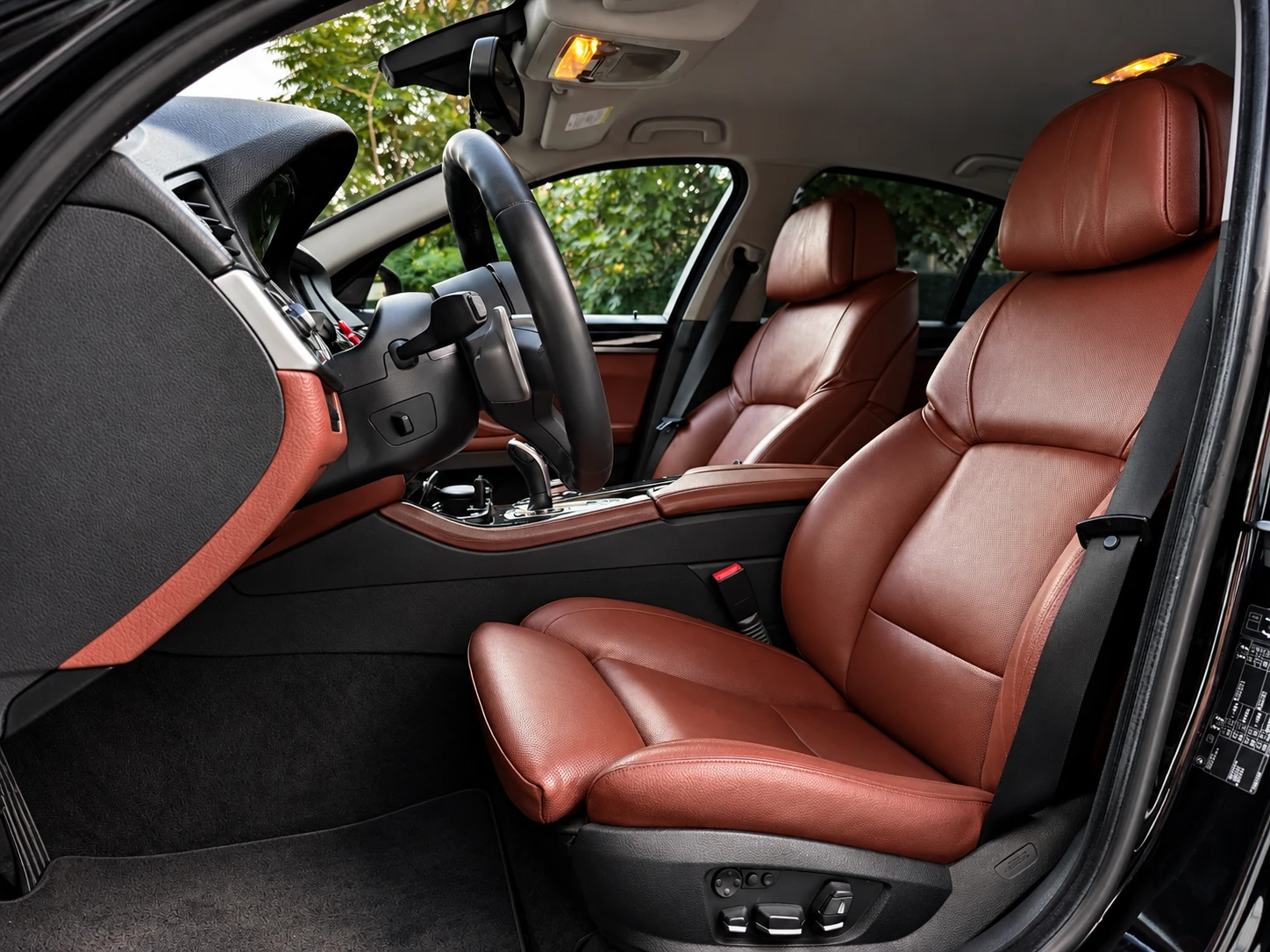 BMW 530 d Distronic* Harman Kardon* Massage* , снимка 8 - Автомобили и джипове - 56087610