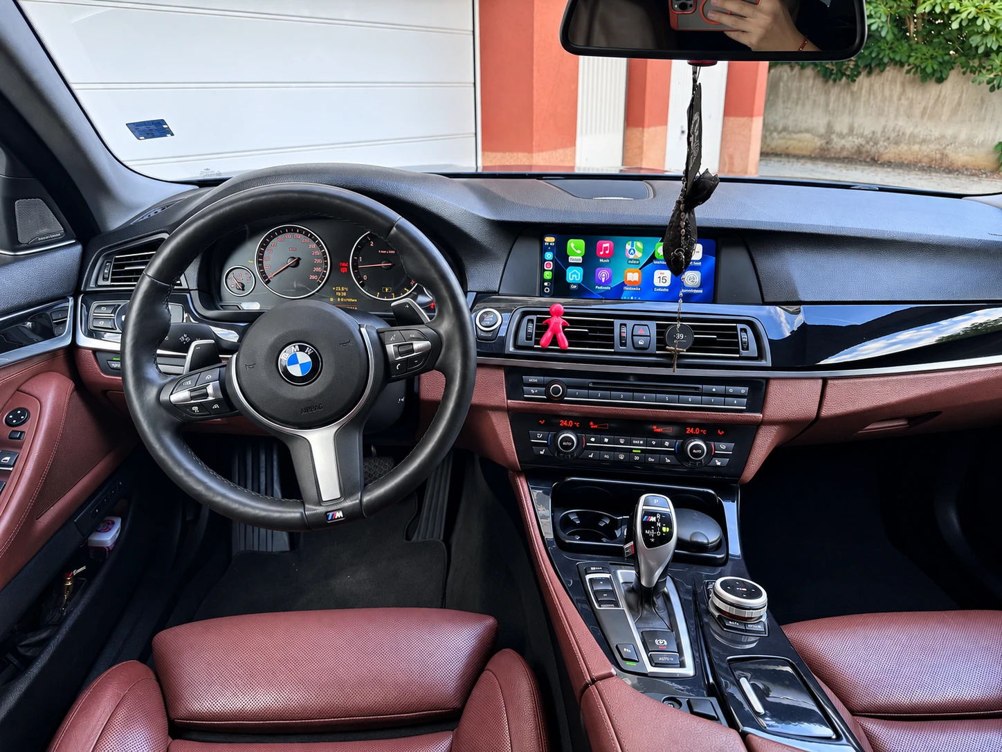 BMW 530 d Distronic* Harman Kardon* Massage* , снимка 10 - Автомобили и джипове - 56087610