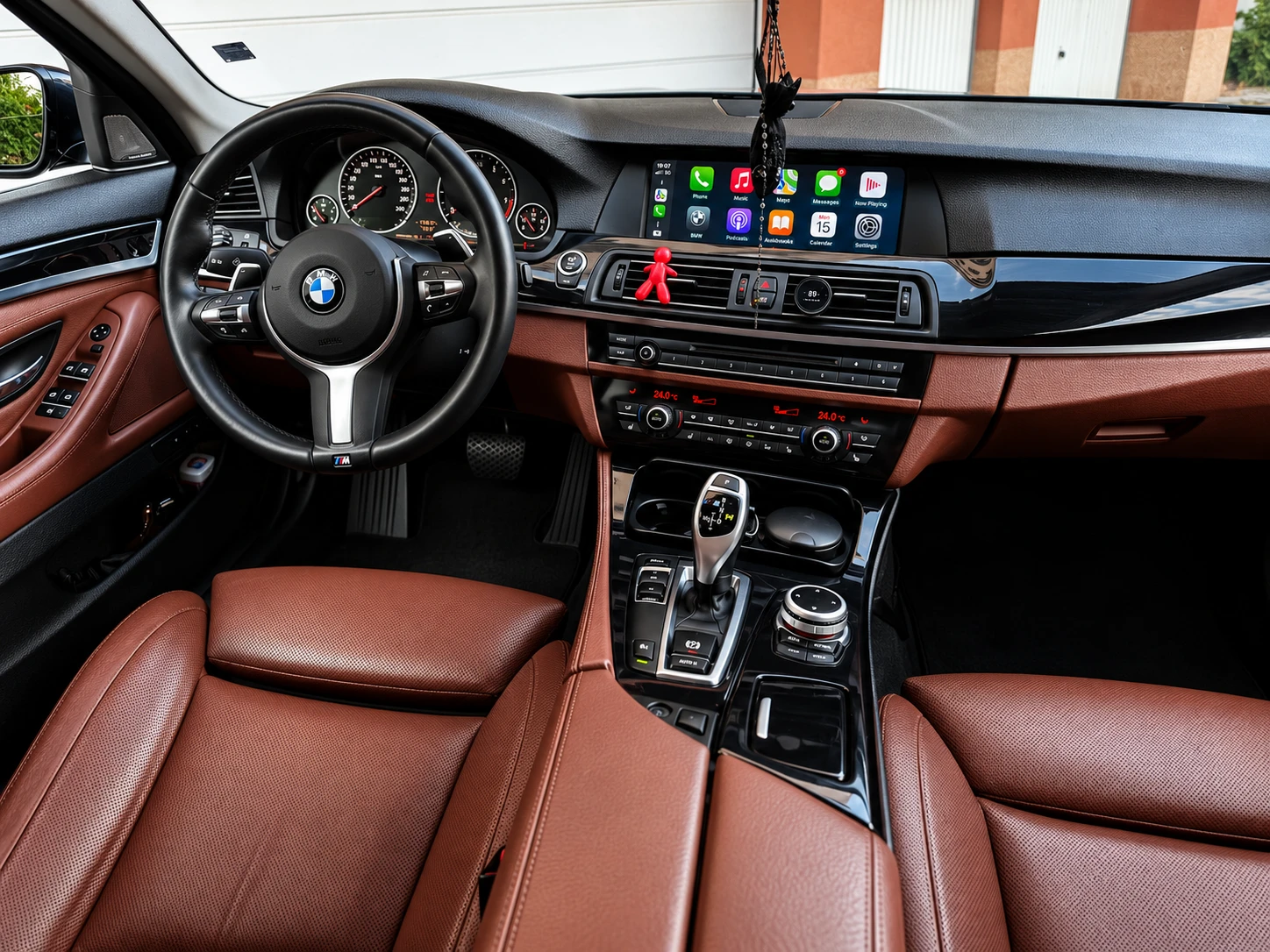 BMW 530 d Distronic* Harman Kardon* Massage* , снимка 9 - Автомобили и джипове - 56087610