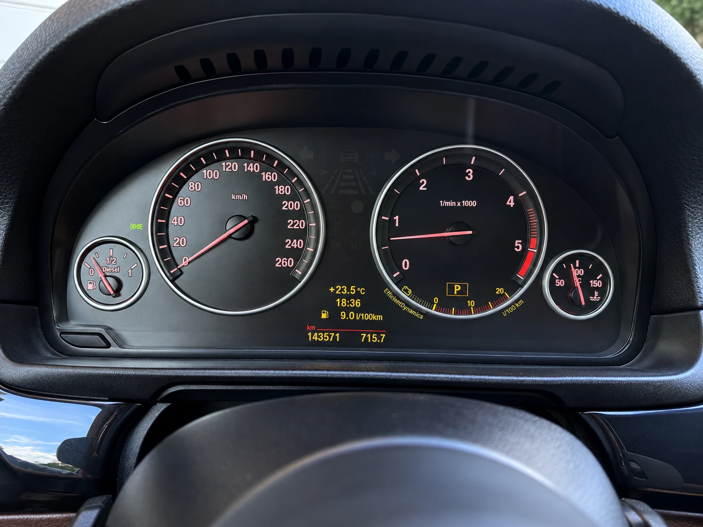 BMW 530 d Distronic* Harman Kardon* Massage* , снимка 14 - Автомобили и джипове - 56087610