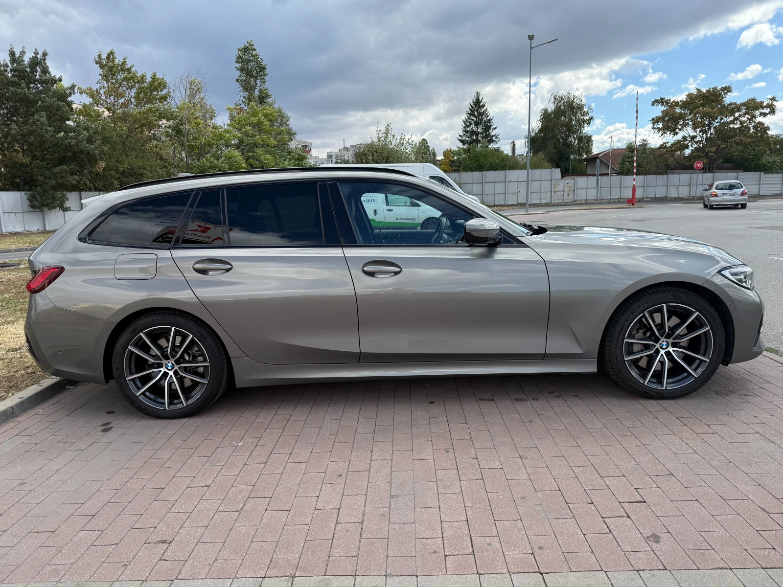 BMW 330 330i