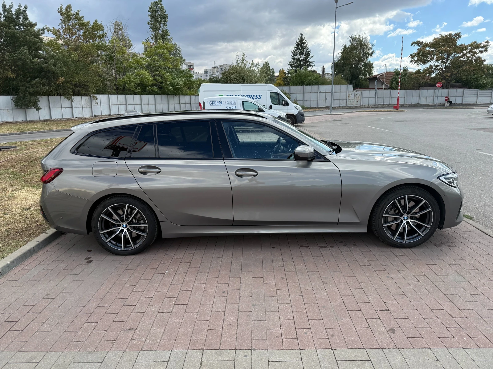 BMW 330 330i, снимка 3 - Автомобили и джипове - 56325895