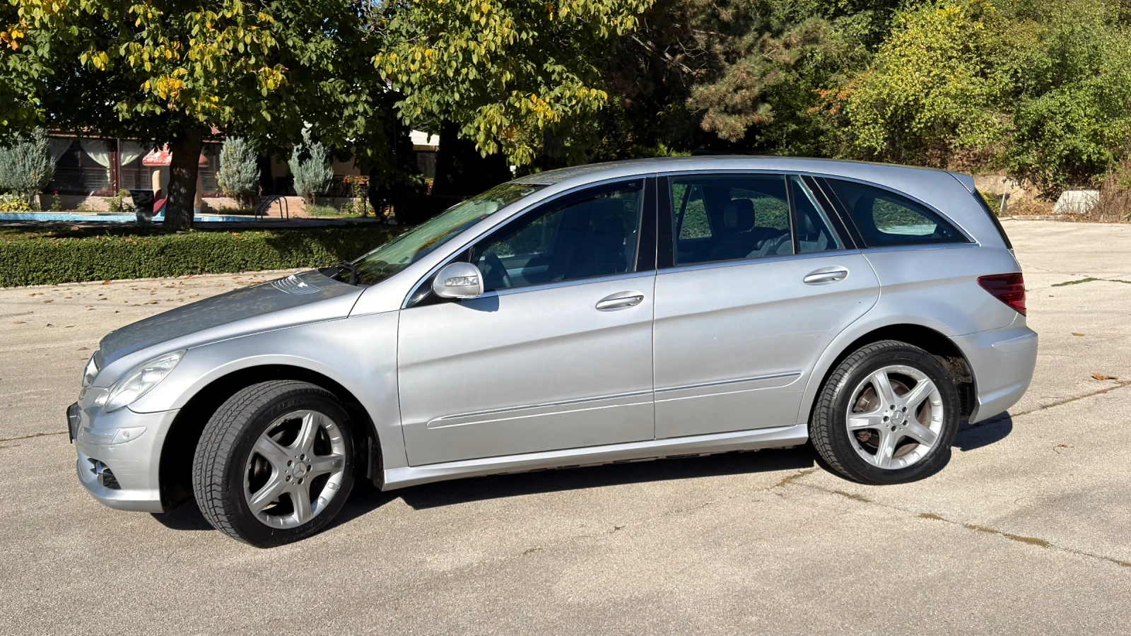 Mercedes-Benz R 320, снимка 4 - Автомобили и джипове - 56345508