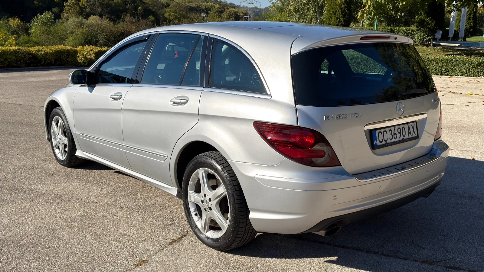 Mercedes-Benz R 320, снимка 8 - Автомобили и джипове - 56345508