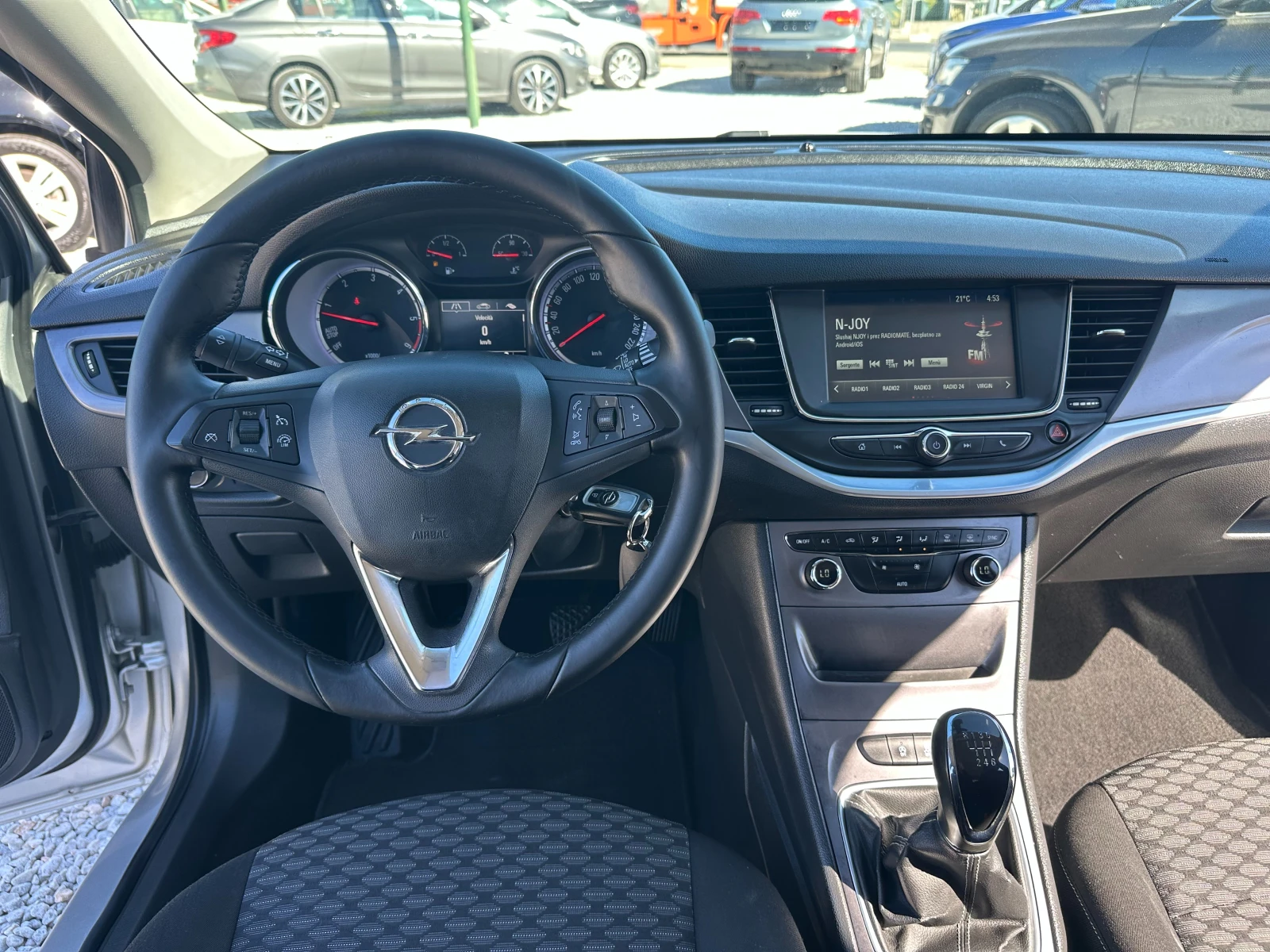 Opel Astra 1.6CDTI* TOP, снимка 12 - Автомобили и джипове - 56358583