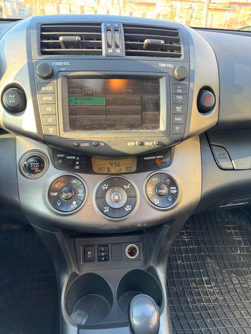 Toyota Rav4 2.2D4D, снимка 7 - Автомобили и джипове - 50585734