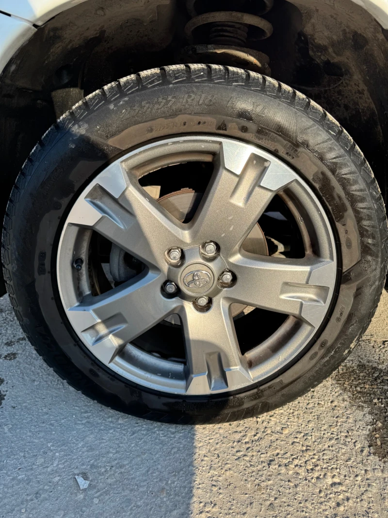 Toyota Rav4 2.2D4D, снимка 10 - Автомобили и джипове - 50585734