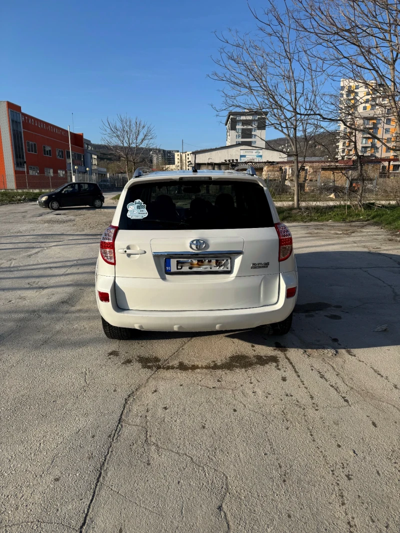 Toyota Rav4 2.2D4D, снимка 4 - Автомобили и джипове - 50585734