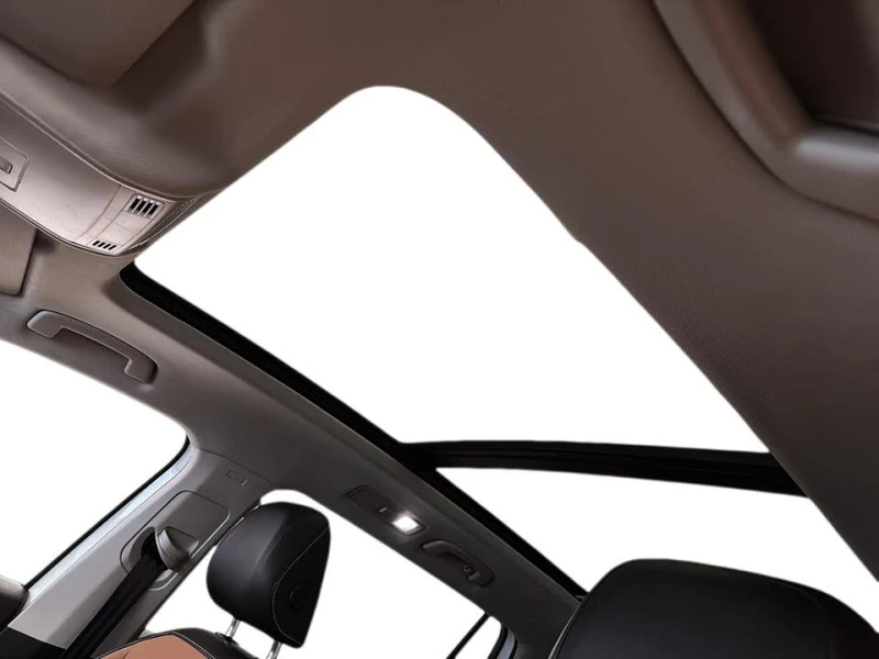 VW Tiguan ПАНО* ПОДГРЕВ* НАВИ* CAM* , снимка 5 - Автомобили и джипове - 52849682