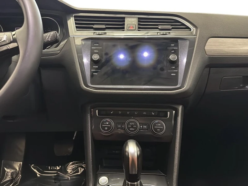 VW Tiguan ПАНО* ПОДГРЕВ* НАВИ* CAM* , снимка 11 - Автомобили и джипове - 52849682