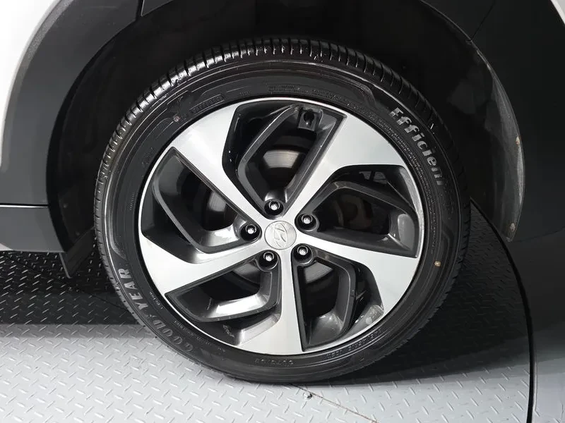 Hyundai Tucson 2.0 - САМО 30% АВАНС, снимка 5 - Автомобили и джипове - 56065941