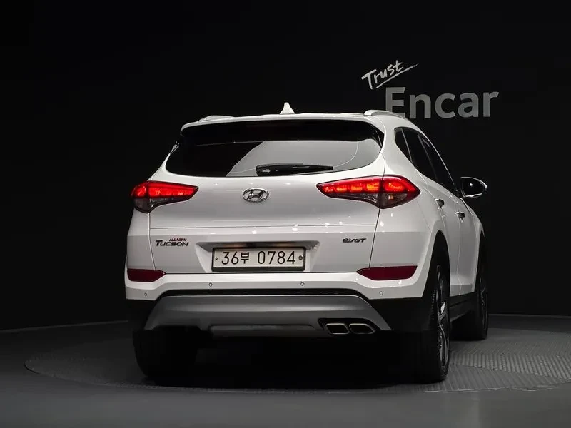 Hyundai Tucson 2.0 - САМО 30% АВАНС, снимка 4 - Автомобили и джипове - 56065941