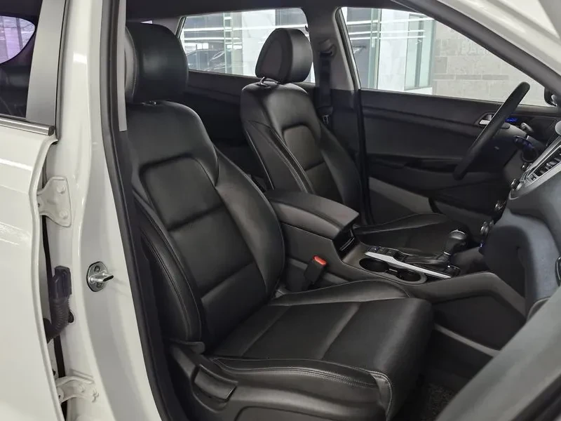Hyundai Tucson 2.0 - САМО 30% АВАНС, снимка 11 - Автомобили и джипове - 56065941
