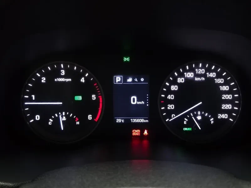 Hyundai Tucson 2.0 - САМО 30% АВАНС, снимка 8 - Автомобили и джипове - 56065941