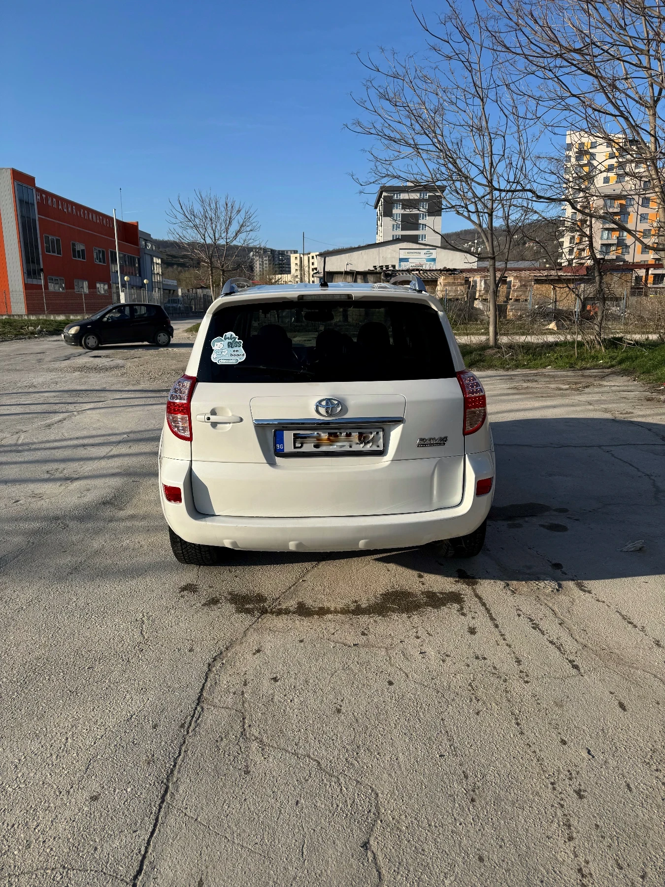 Toyota Rav4 2.2D4D - изображение 4