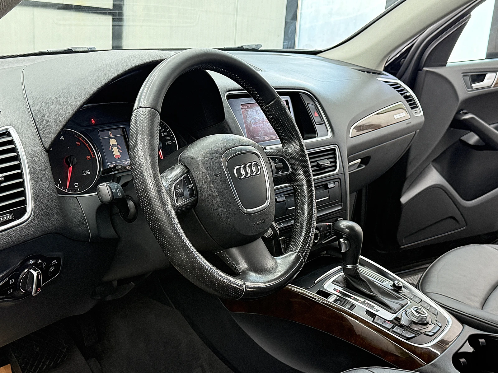 Audi Q5 S-LINE/F1/LED/NAVI/ TOP!!!СОБСТВЕН ЛИЗИНГ, снимка 16 - Автомобили и джипове - 54125113